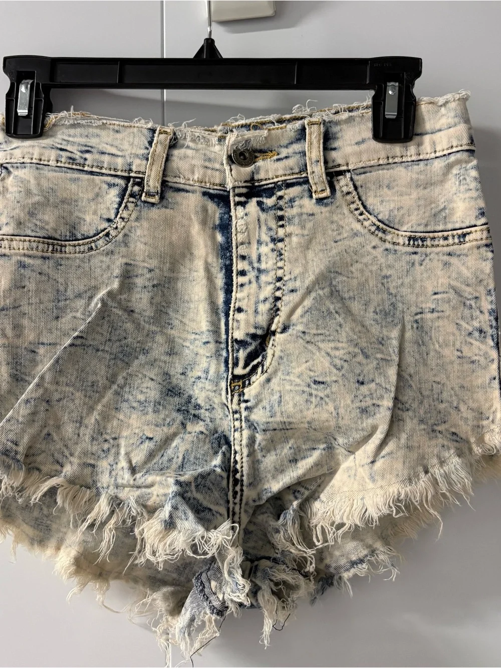 Acid Wash Frayed Hem Women's Denim Shorts - Light Blue GJG Jeans